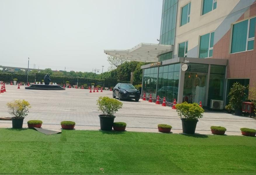 Expo Inn : Banquet Lawn